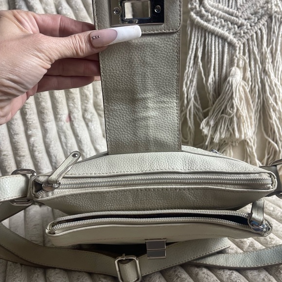 Tignanello White Leather Bag with Silver Lock​ - Picture 6 of 11